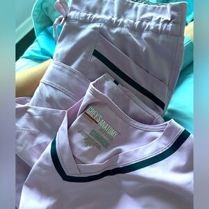 Lilac-greys anatomy scrub set M top and S bottoms